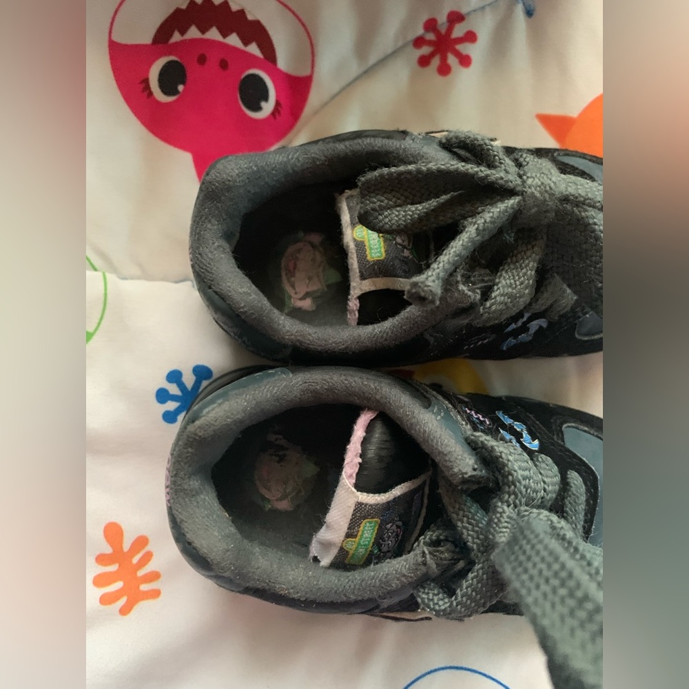 New Balance Sesame Street Infant 6c Sneakers - Picture 9 of 9
